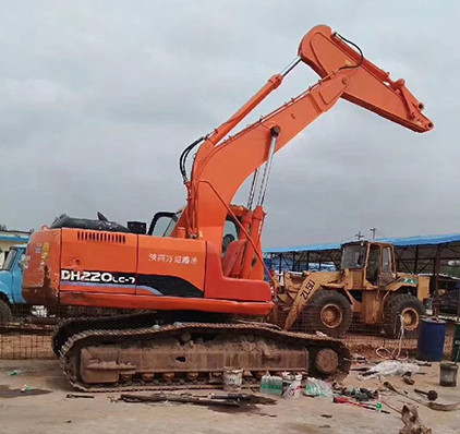 Q355B Boom del túnel de la excavadora central para CAT320 SK300 SH460 Etc.