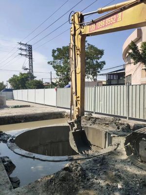 Fuerte rendimiento de excavación Excavadora brazo deslizante SH240 para el túnel de subterráneo Jacking 24T con accesorios
